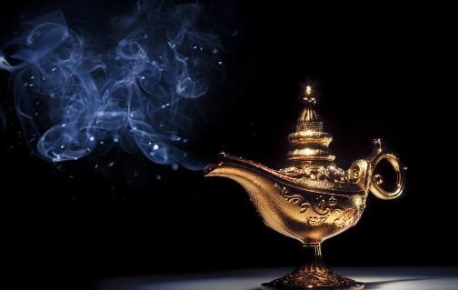 不顾一切地上前拼杀这一幕有点像